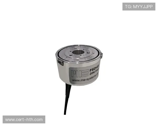 传感器数据与视频流叠加，生成实时运动员生物力学分析。